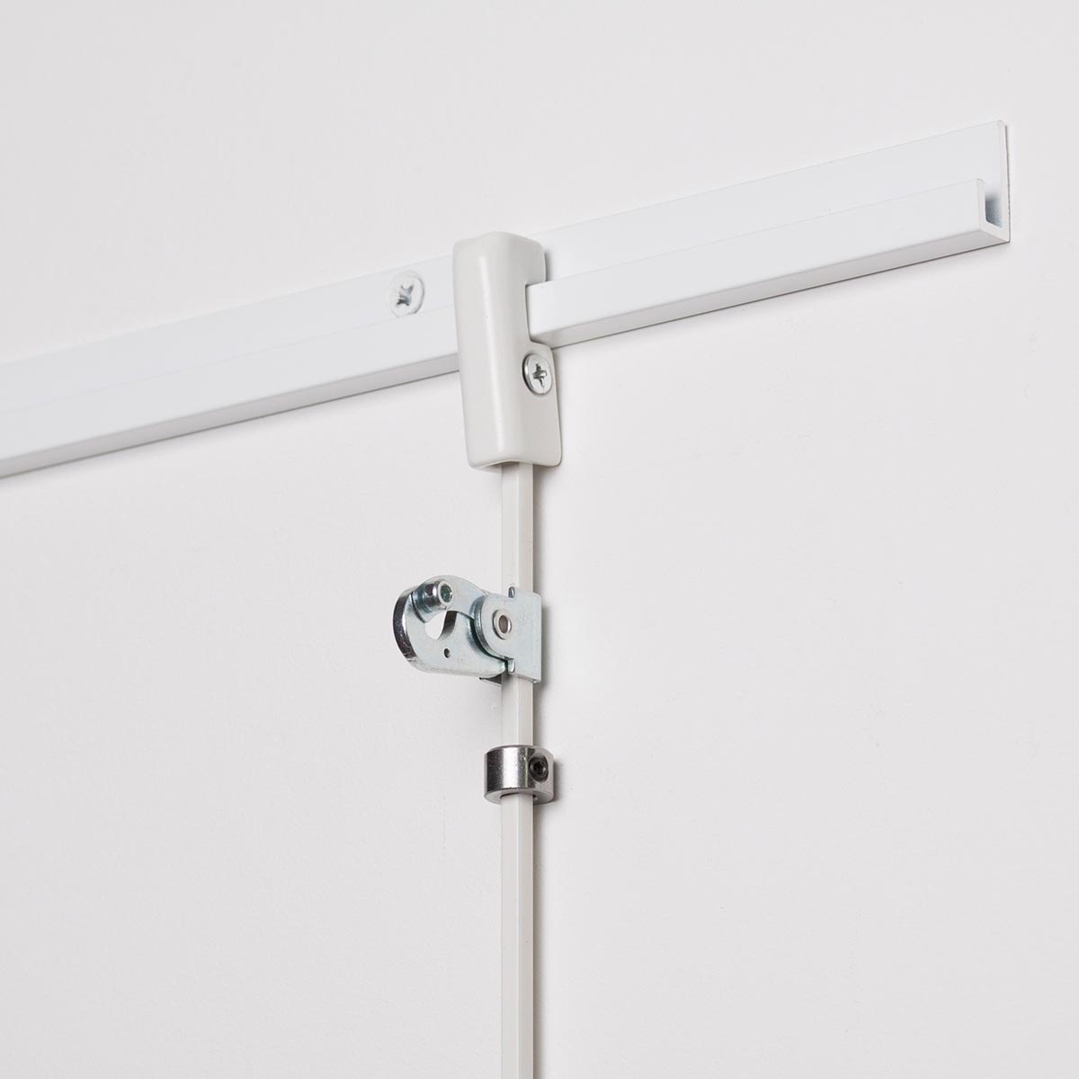 STAS j-rail max 200 cm, ideale per mostre, bianco o alluminio.
