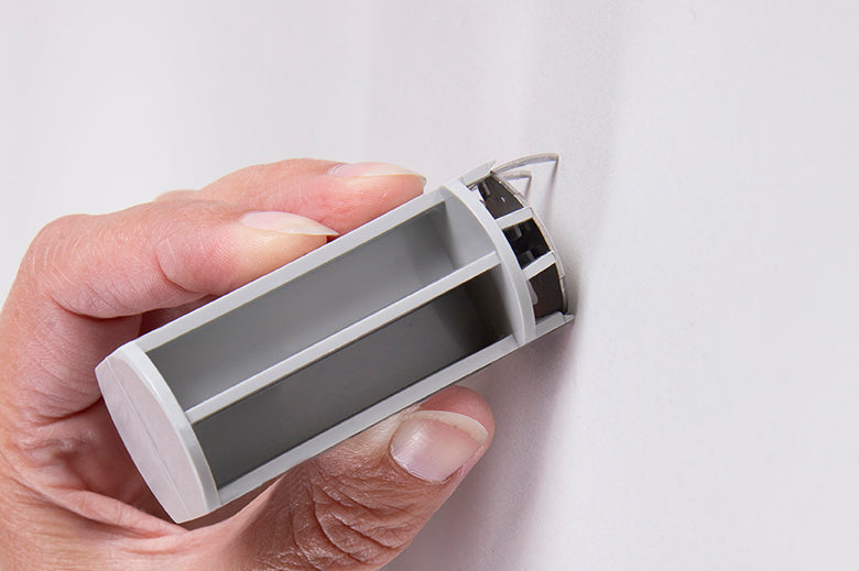 STAS drywallXpress strumento per appendere quadri su pareti in cartongesso facilmente.