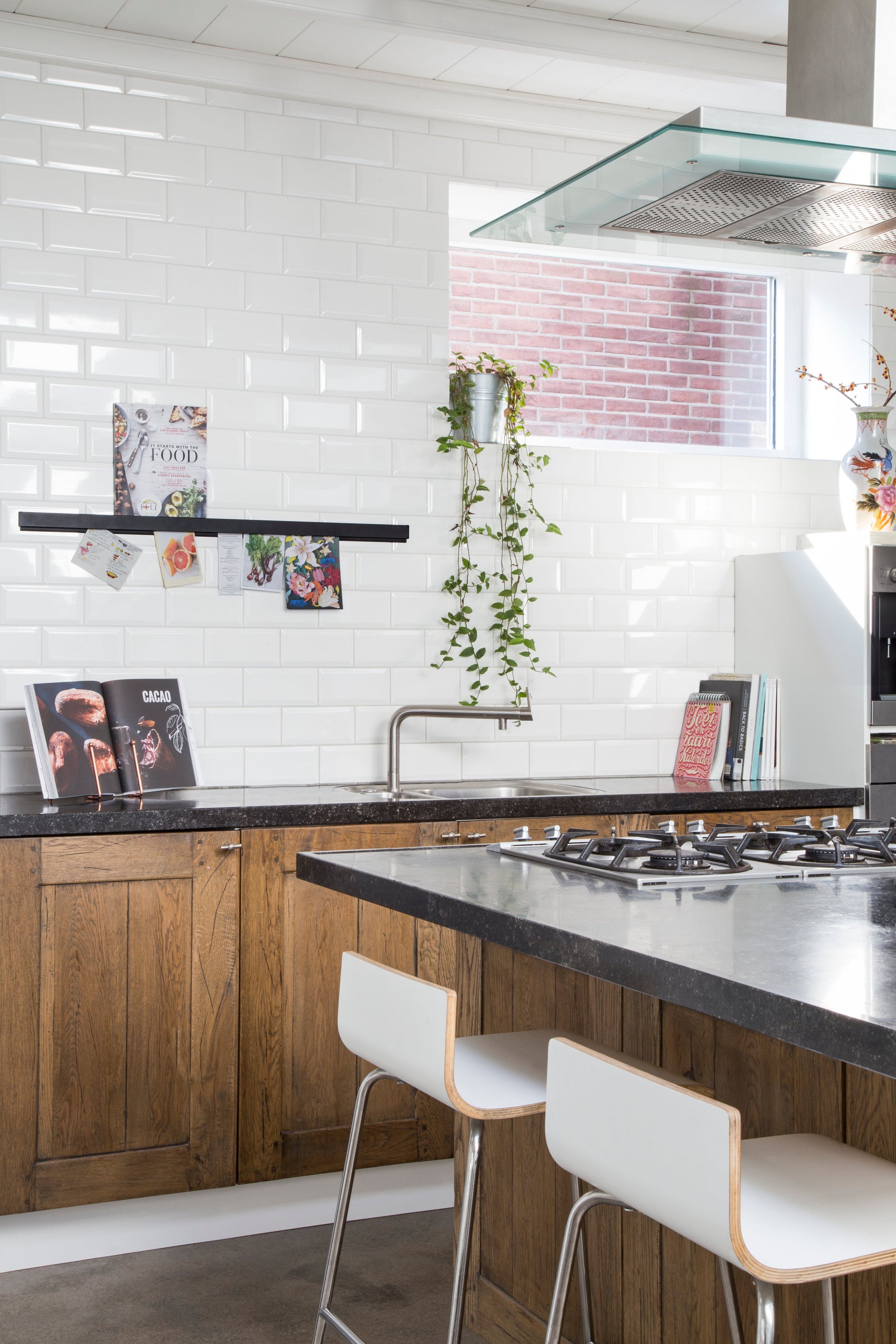 STAS papergrip: struttura in alluminio, disponibile in vari colori e dimensioni.