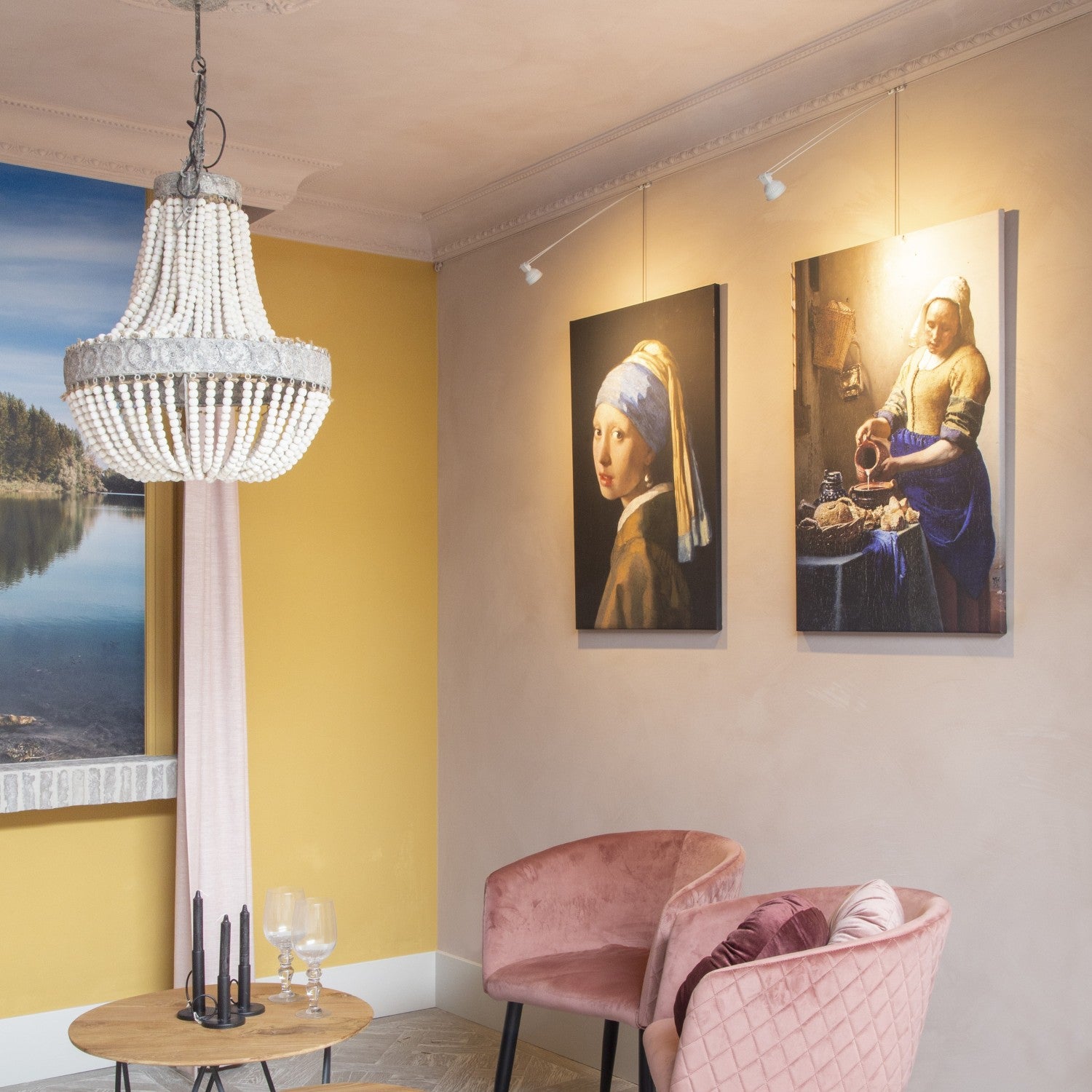STAS multirail per appendere quadri, soluzione versatile per mostre d'arte e fotografie.