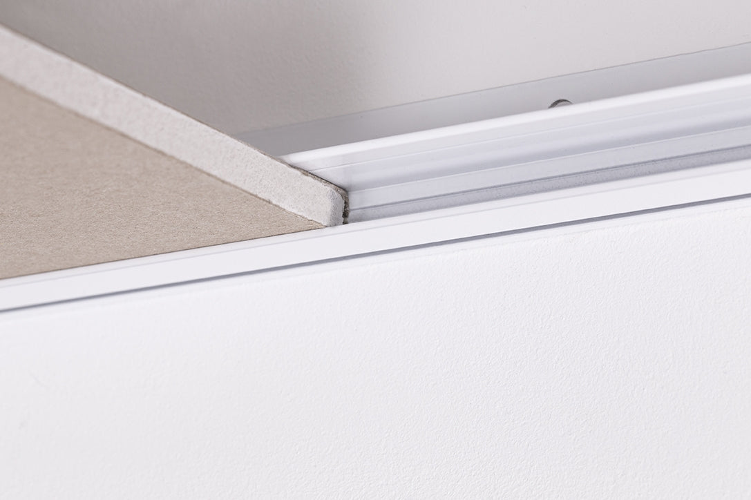 STAS binario incasso cartongesso bianco, soluzione ideale per installazioni a soffitto senza compromessi.