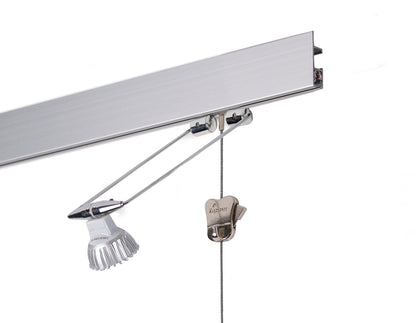 STAS multirail max 200 cm per appendere quadri e illuminare.