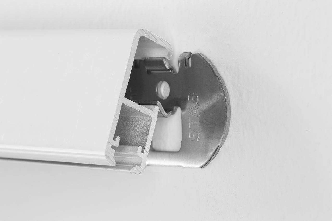 Set completo: STAS drywallXpress per appendere arte e decorazioni a muro.