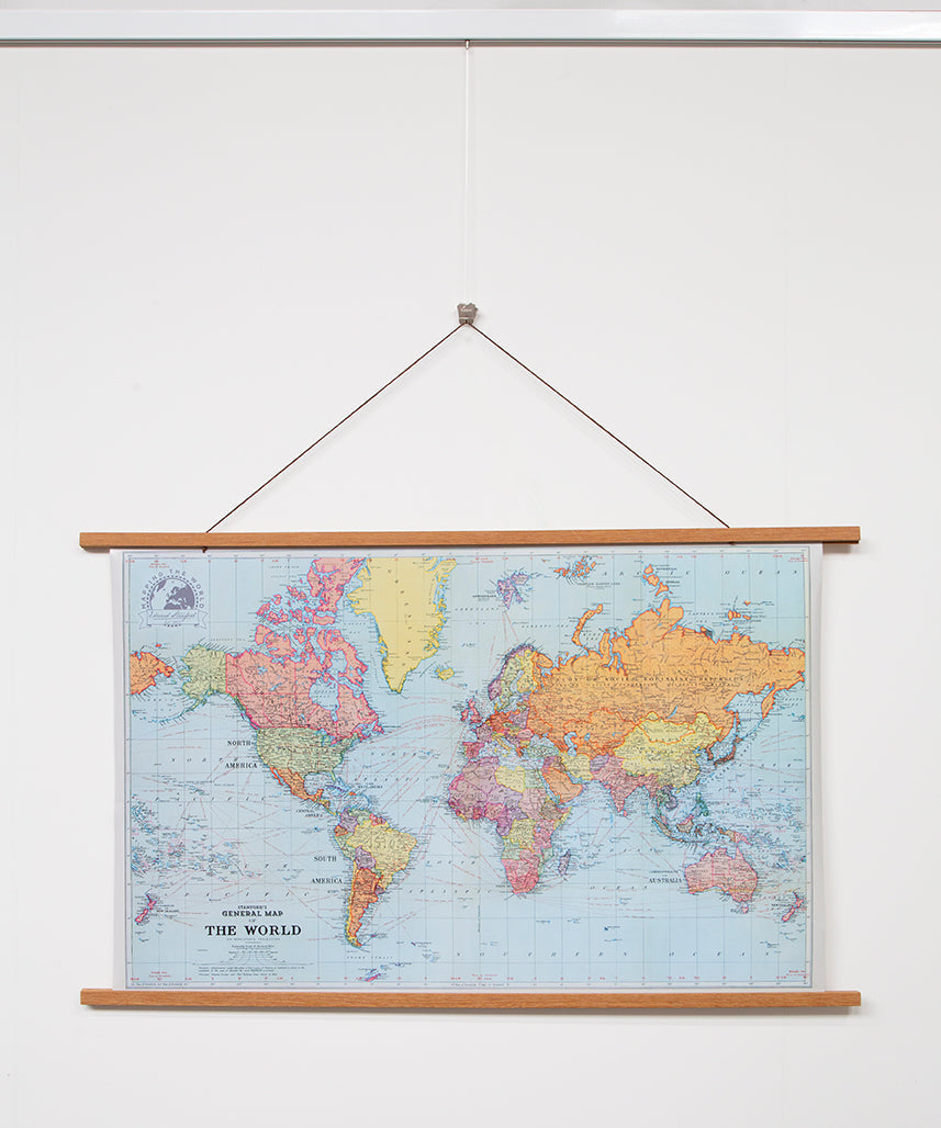 STAS gancio per appendere poster in teak, per un look naturale.